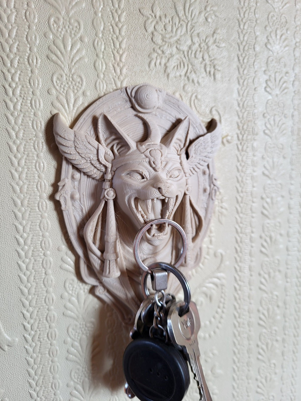 Wall Mounted Key Holder Rack – Sphynx Cat Gothic Hallway Hook Decor Bone White