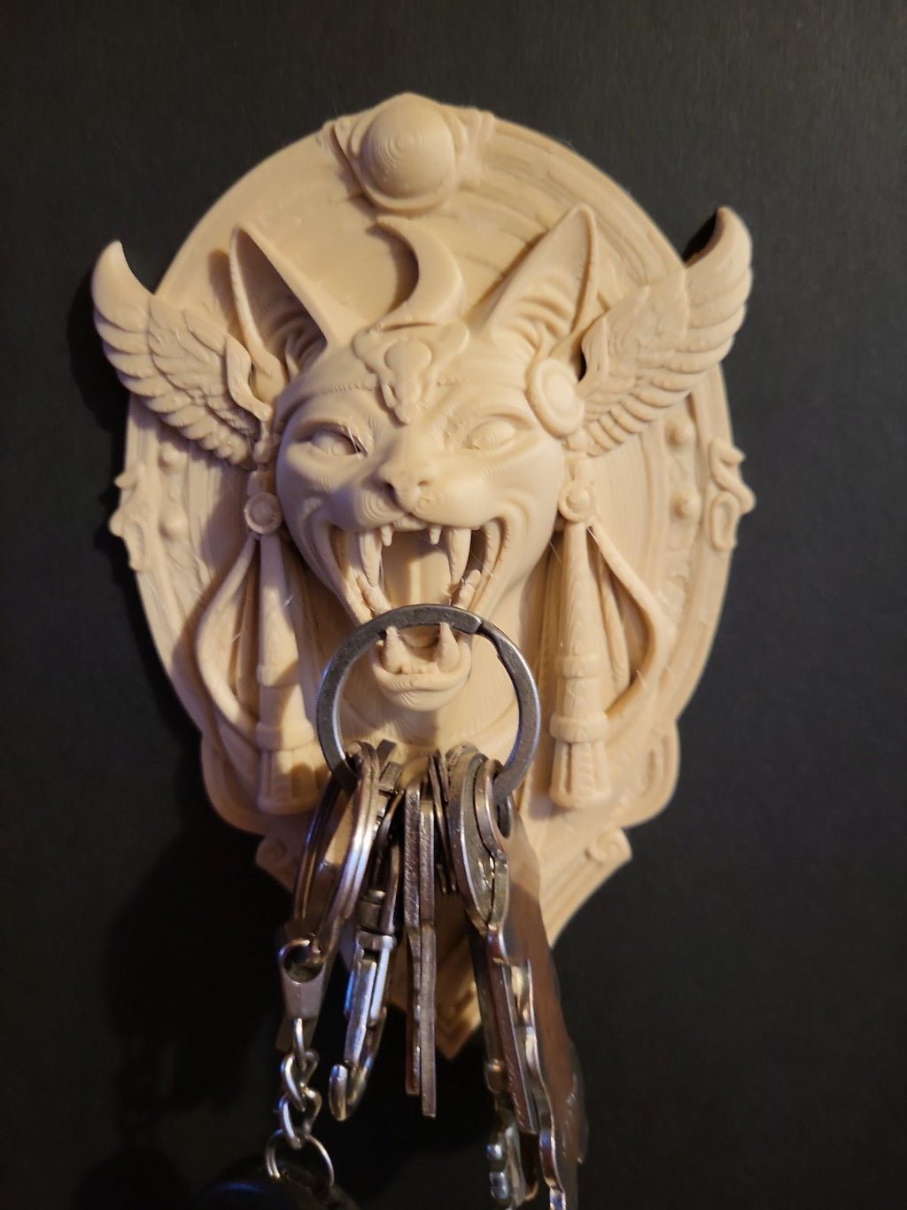 Wall Mounted Key Holder Rack – Sphynx Cat Gothic Hallway Hook Decor Bone White