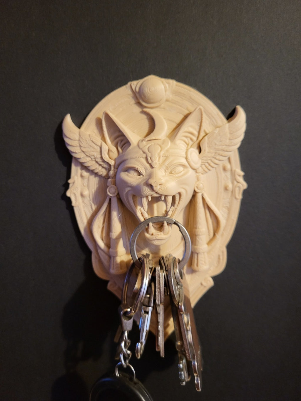 Wall Mounted Key Holder Rack – Sphynx Cat Gothic Hallway Hook Decor Bone White
