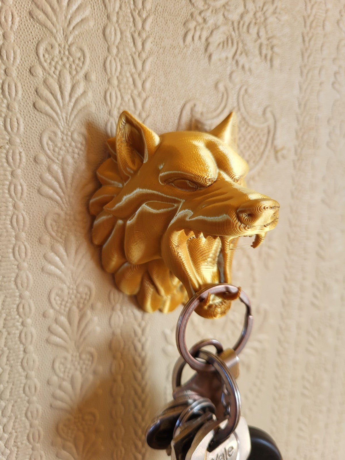 Wall Mounted Key Holder Rack – Wolf Head Gothic Hallway Hook Decor Gold