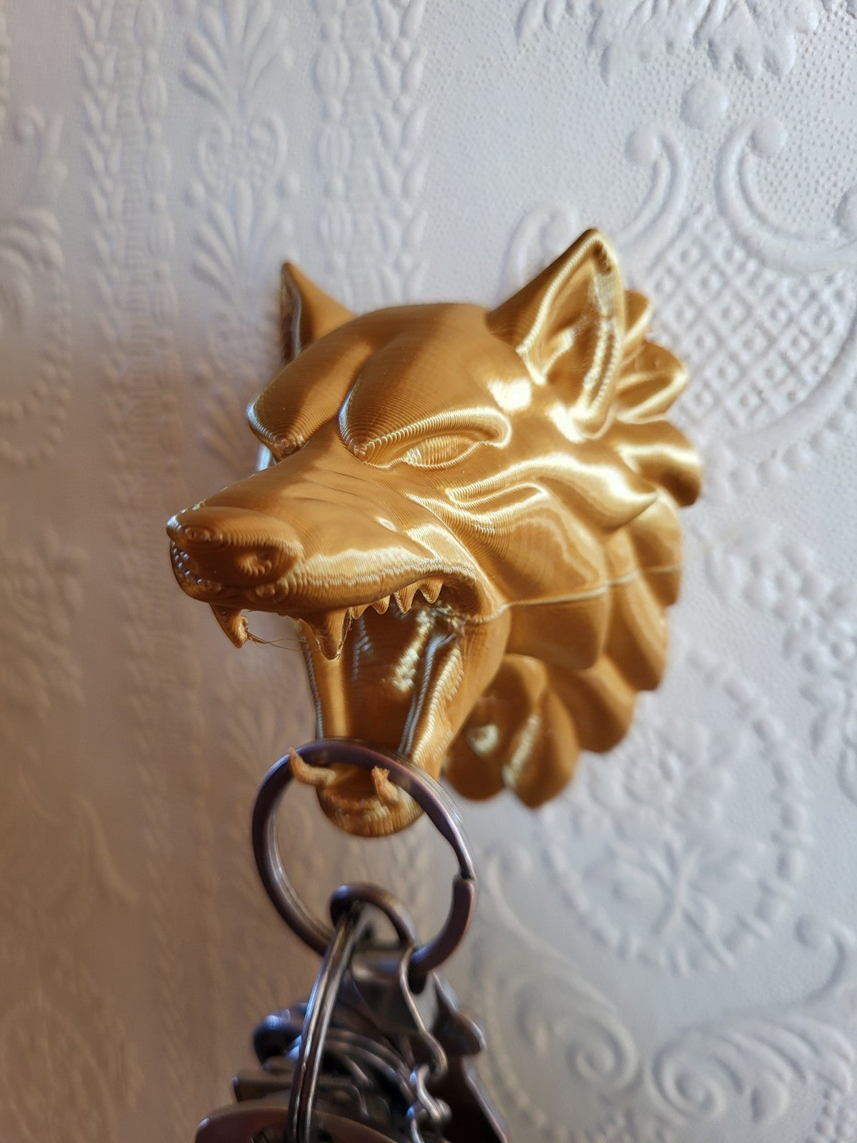 Wall Mounted Key Holder Rack – Wolf Head Gothic Hallway Hook Decor Gold