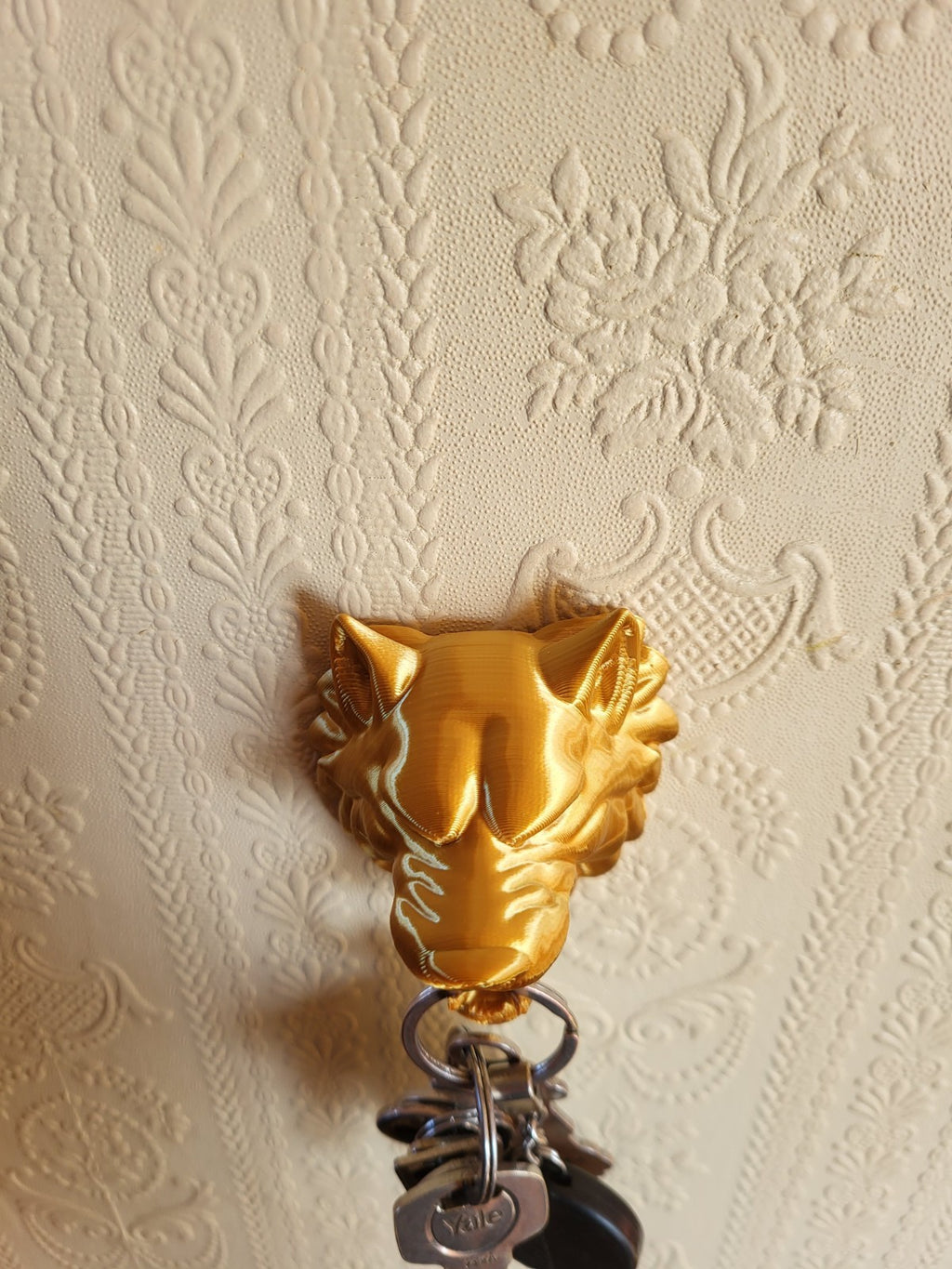 Wall Mounted Key Holder Rack – Wolf Head Gothic Hallway Hook Decor Gold