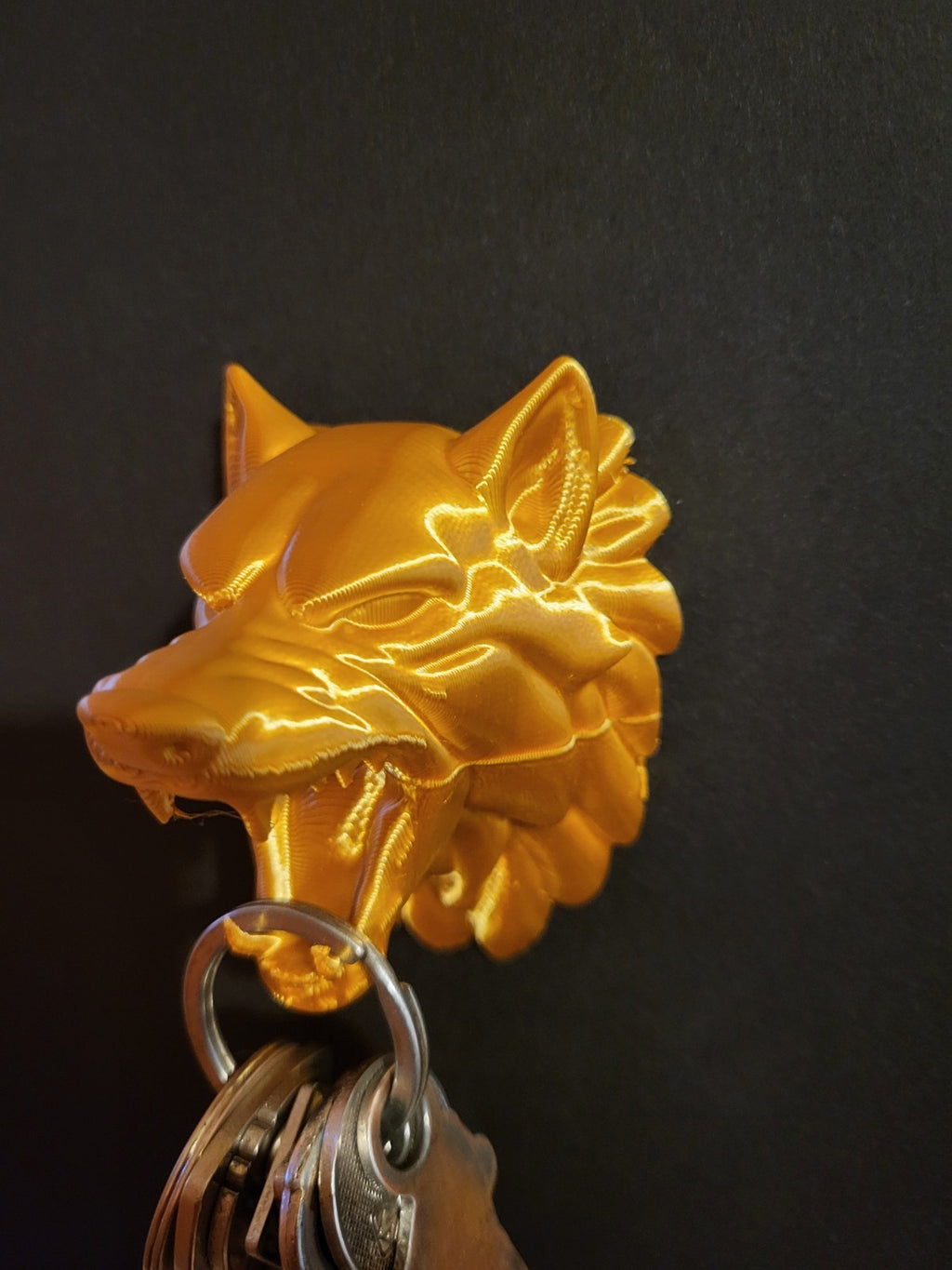 Wall Mounted Key Holder Rack – Wolf Head Gothic Hallway Hook Decor Gold