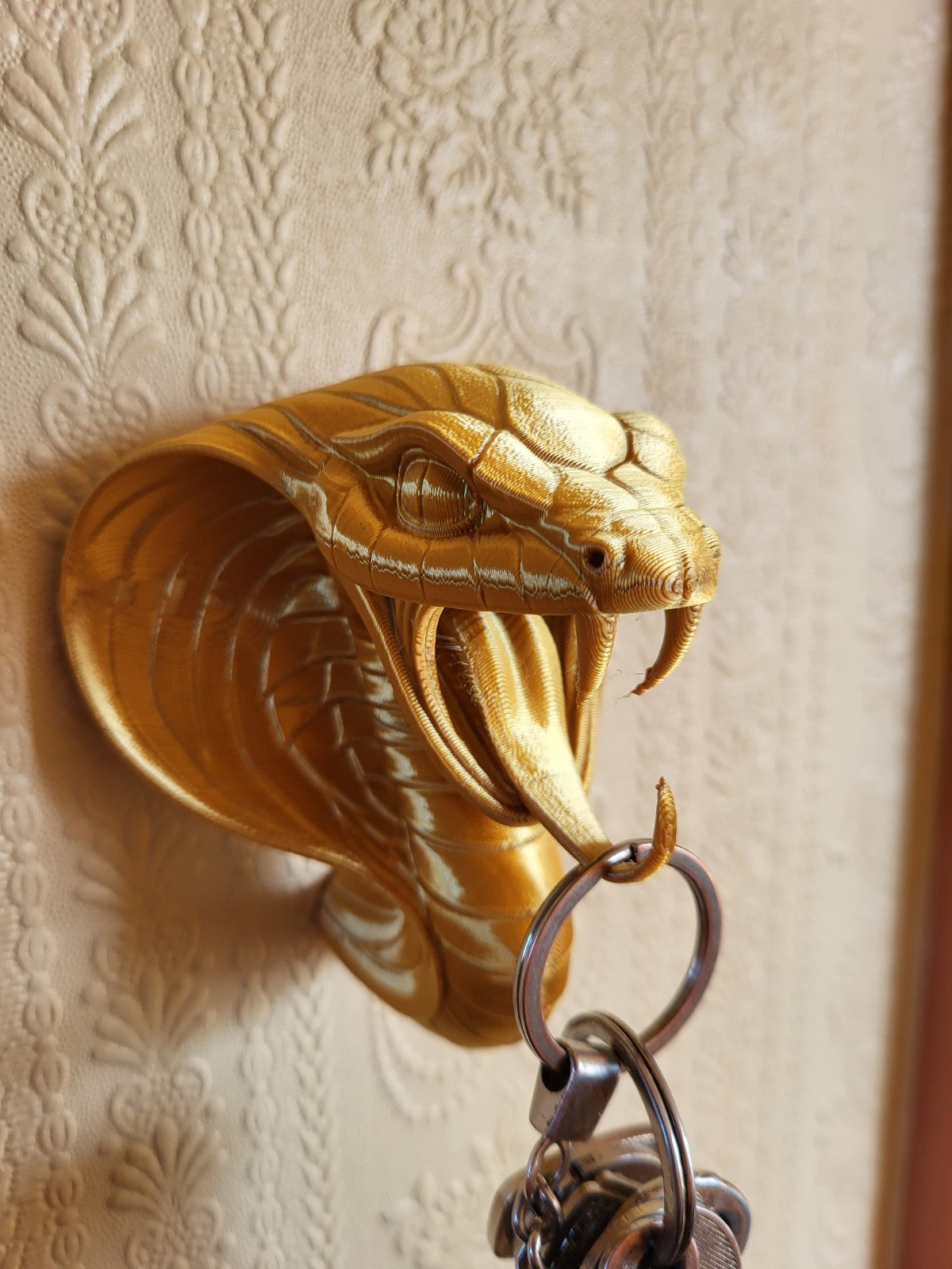 Wall Mounted Key Holder Rack – Cobra Head Gothic Hallway Hook Decor Gold