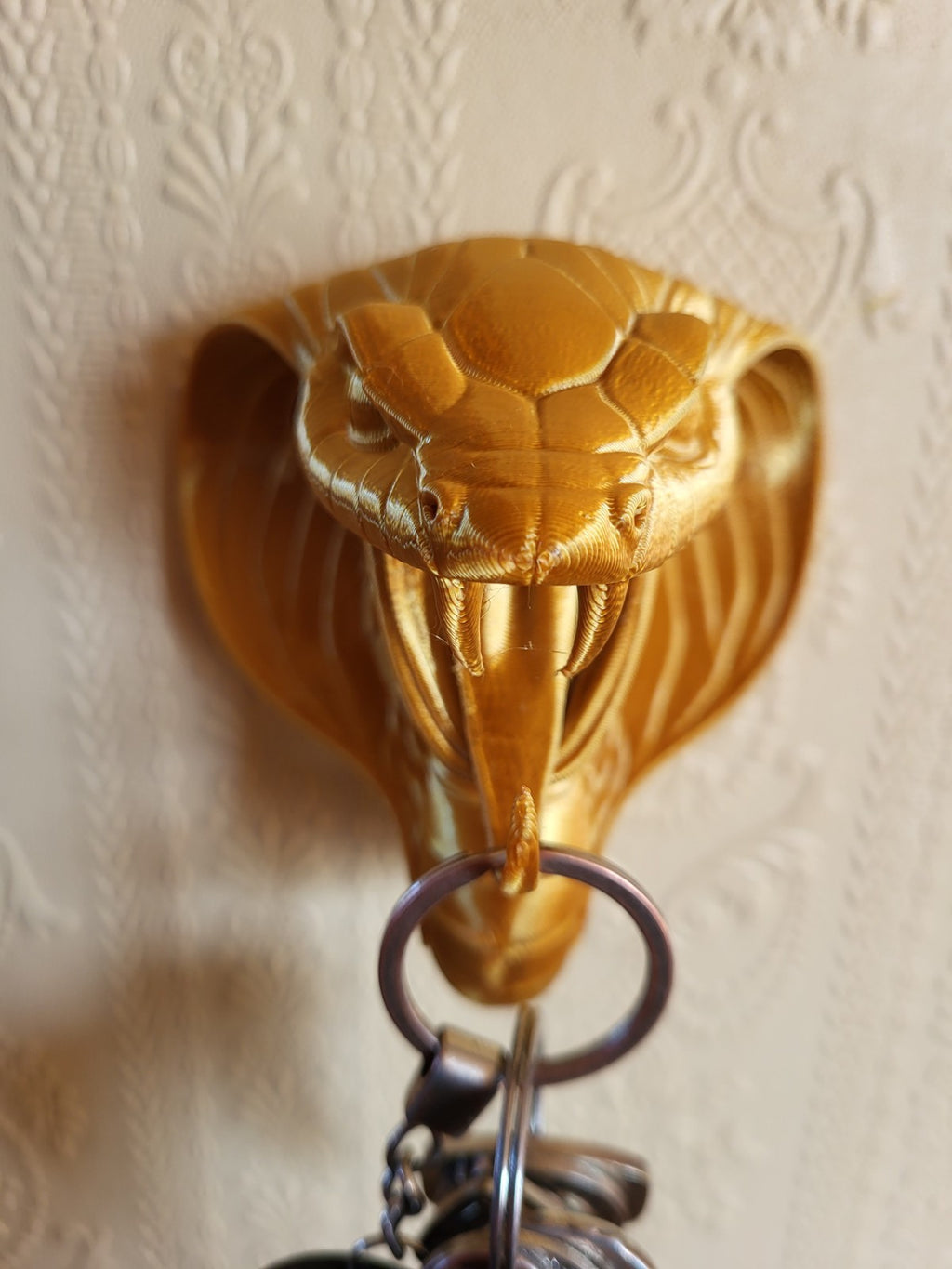 Wall Mounted Key Holder Rack – Cobra Head Gothic Hallway Hook Decor Gold