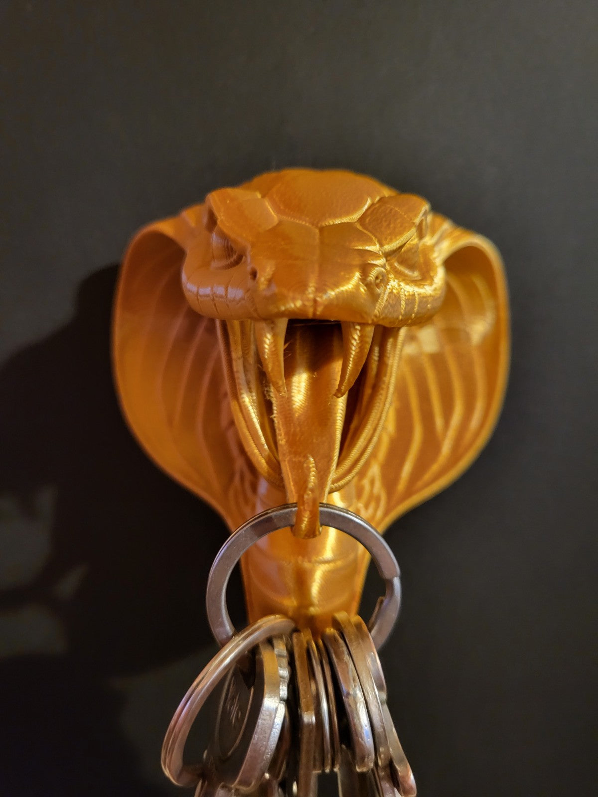 Wall Mounted Key Holder Rack – Cobra Head Gothic Hallway Hook Decor Gold