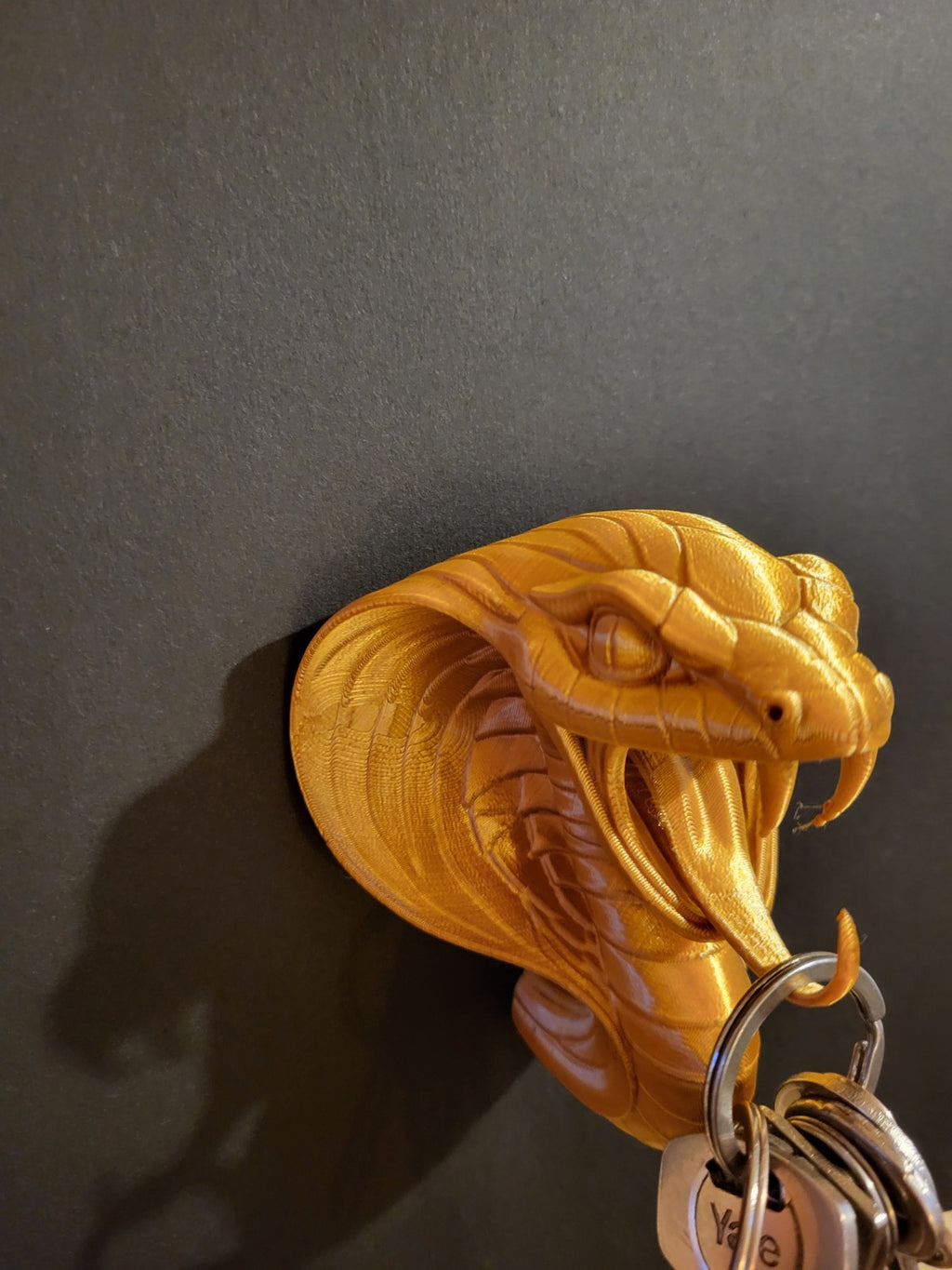 Wall Mounted Key Holder Rack – Cobra Head Gothic Hallway Hook Decor Gold