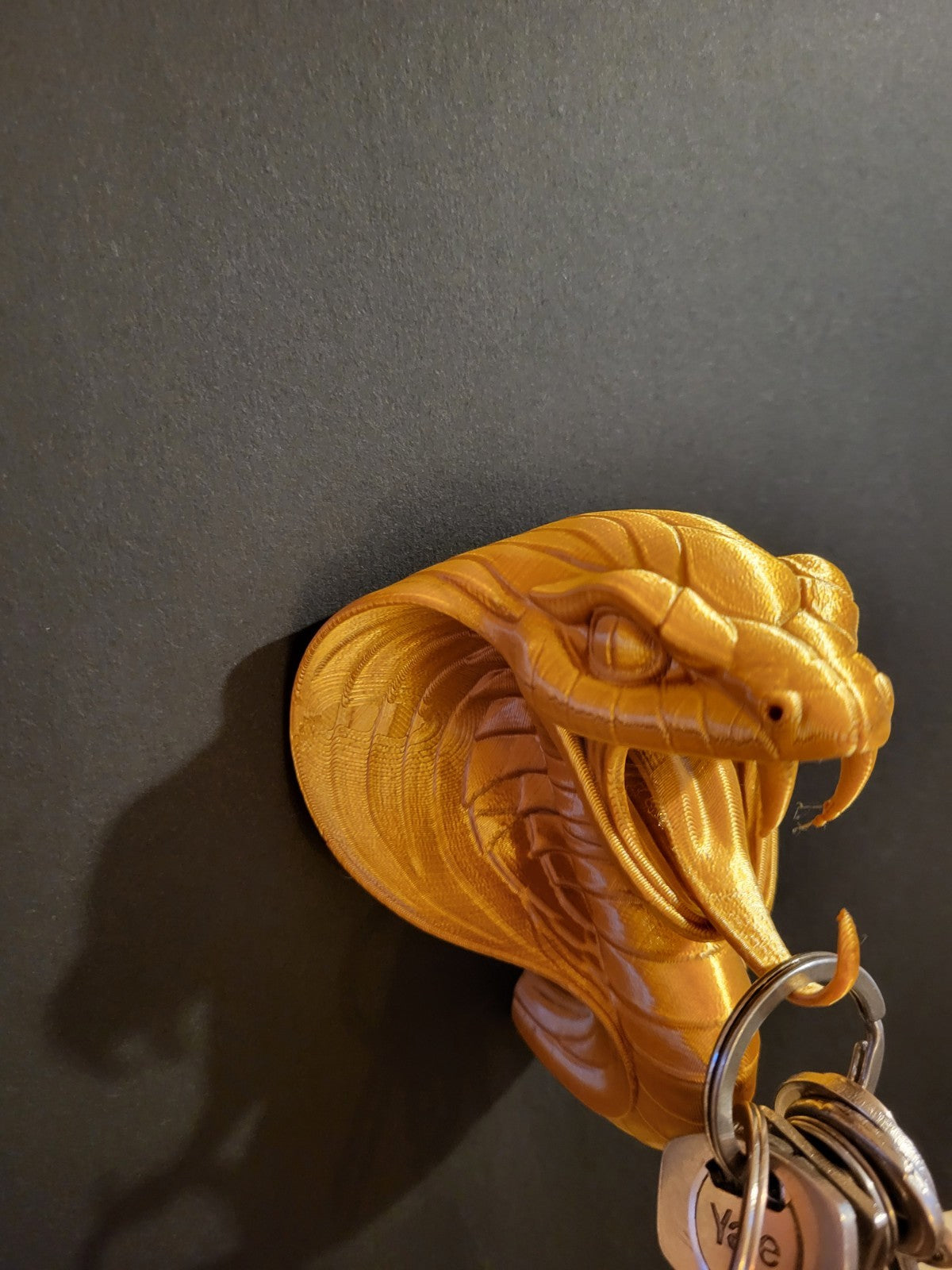 Wall Mounted Key Holder Rack – Cobra Head Gothic Hallway Hook Decor Gold