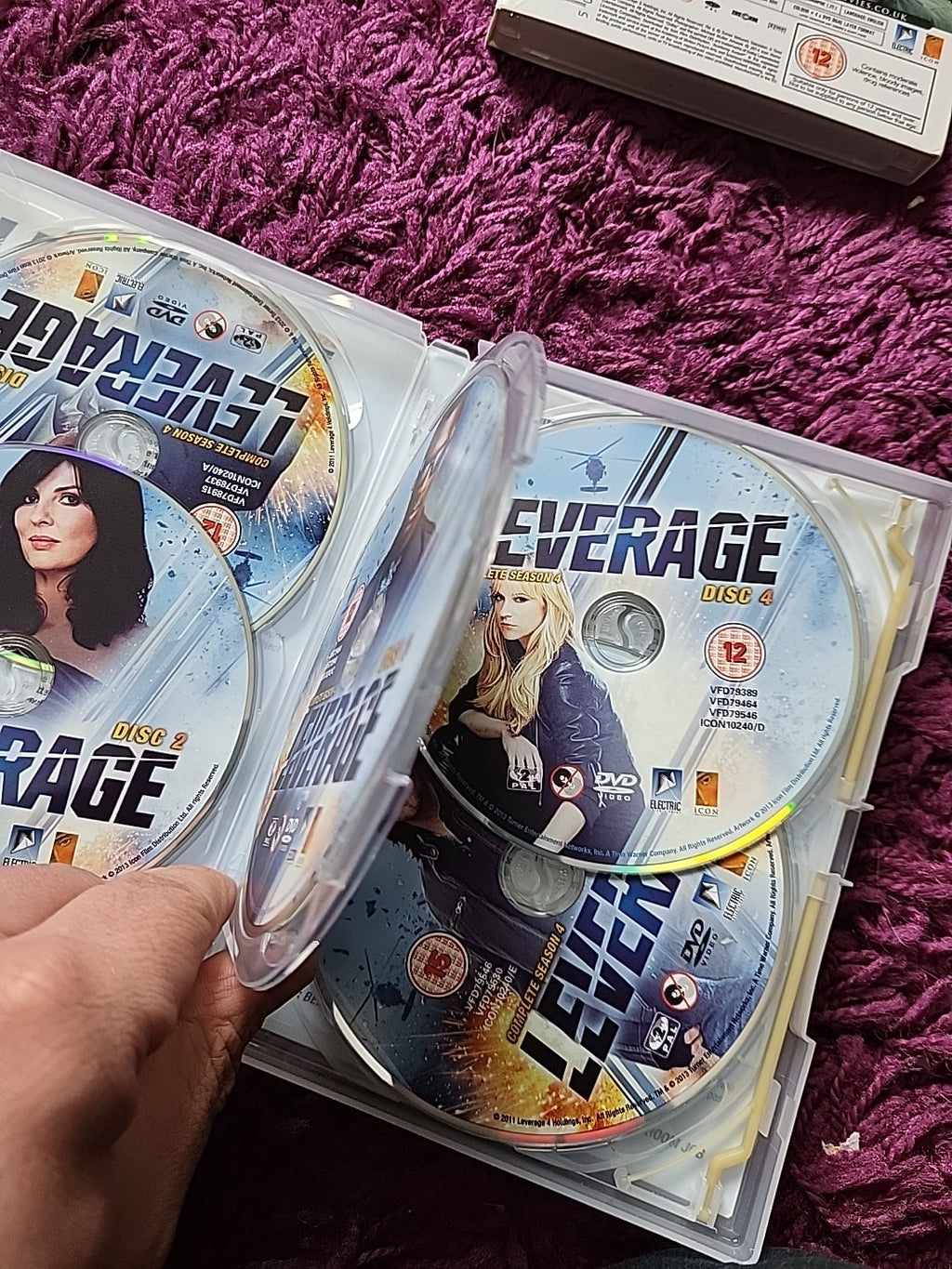 Leverage Complete Season 4 DVD 5 Discs 18 Episodes